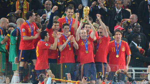 切尔西2012年登顶欧洲之巅：一场以“铁与血”铸就的史诗级逆转